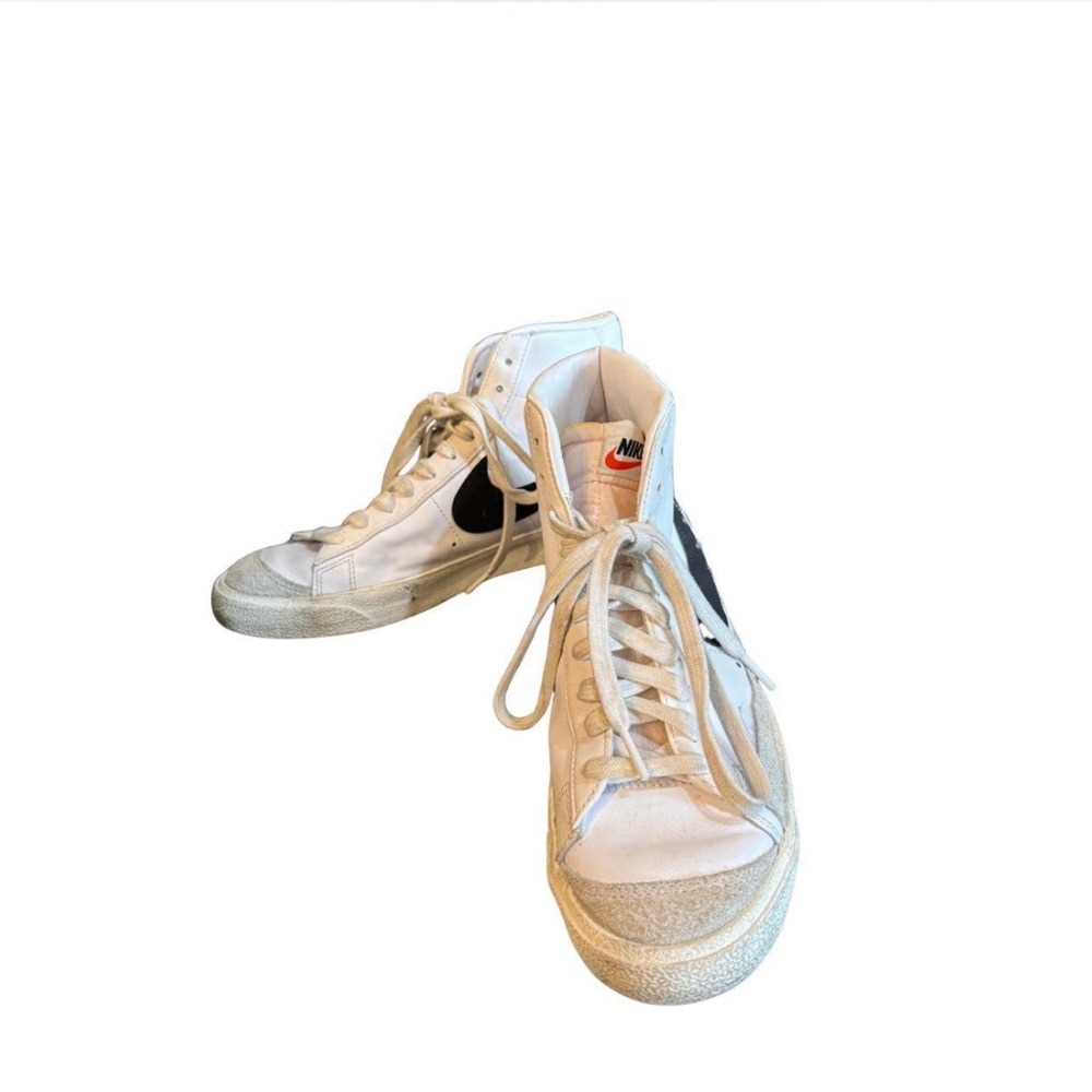 Nike White Black High Top Sneakers Men’s Size 9 Vintage Style